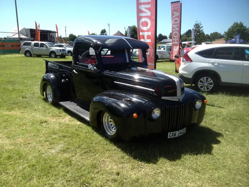 2014 Old Car Show Bar